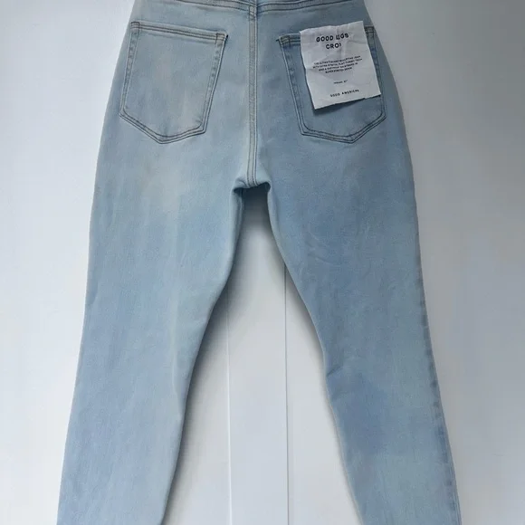 NWT Good American Good Legs Crop Light Wash Jeans Size 8/29 - Picture 1 of 6